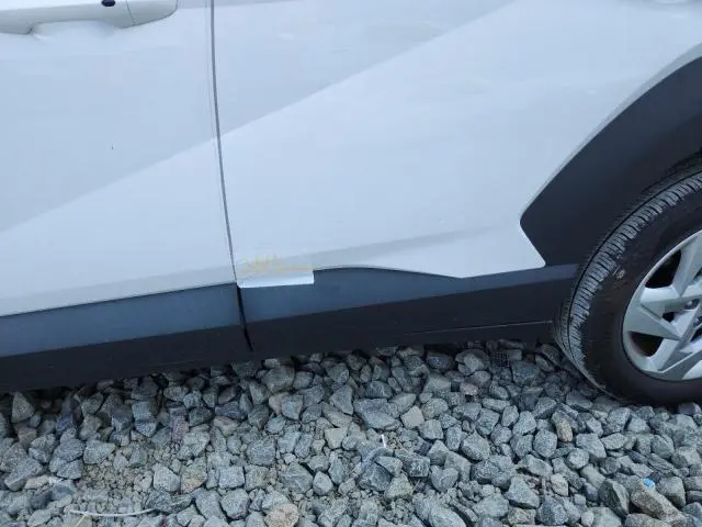 2024 HYUNDAI KONA SE  