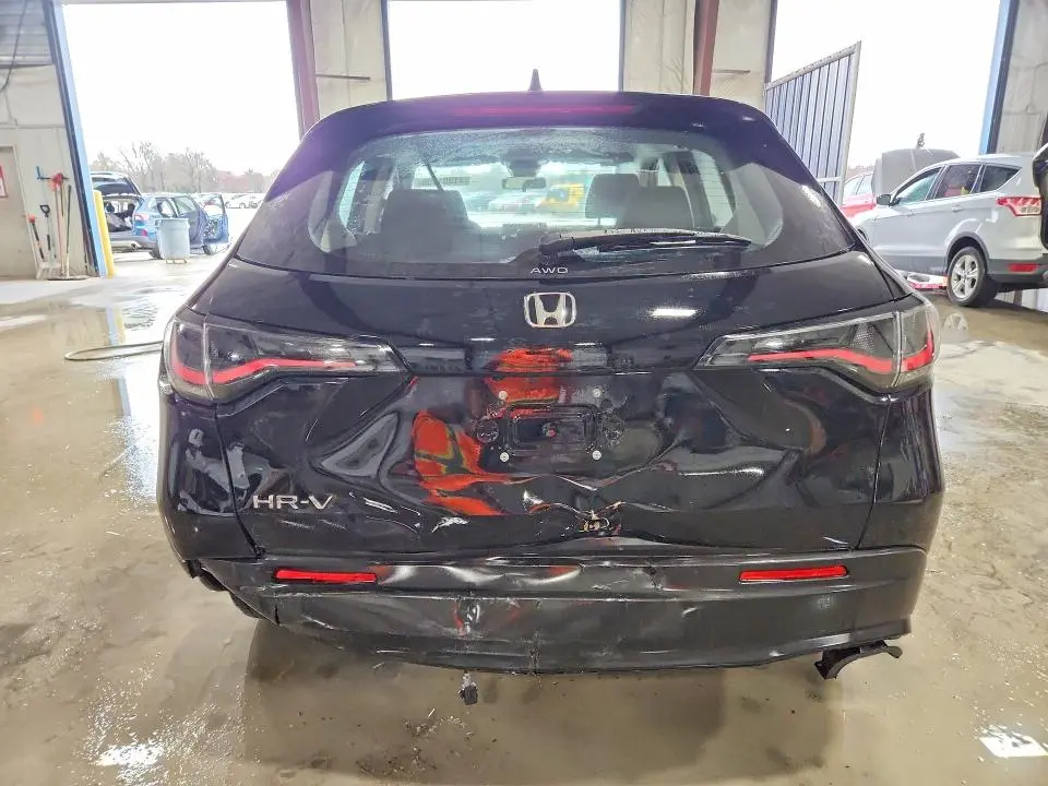 2025 HONDA HR-V LX  