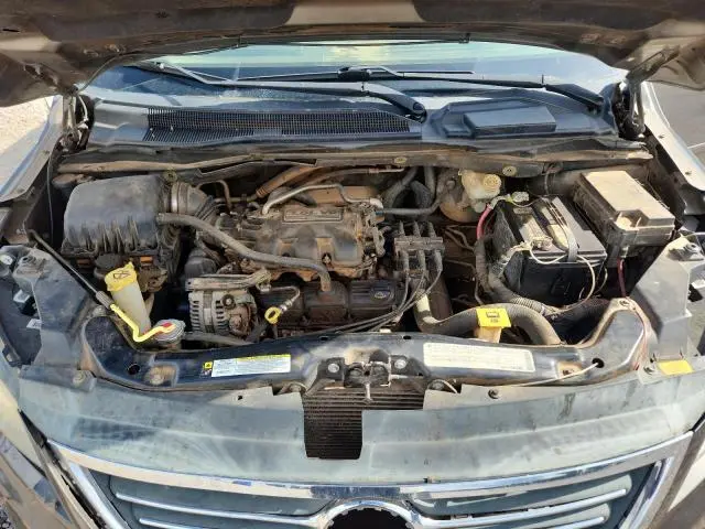 2010 VOLKSWAGEN ROUTAN SE  