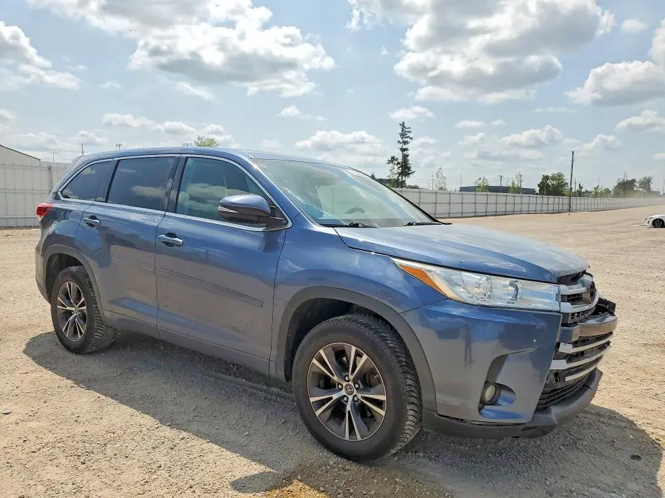 2017 TOYOTA HIGHLANDER LE PLUS  
