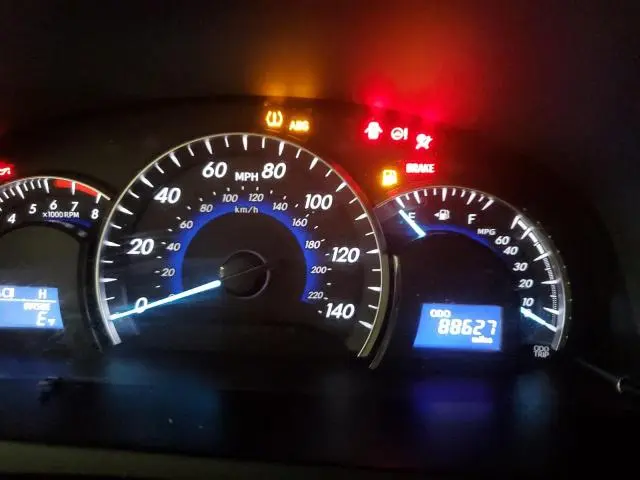 2012 TOYOTA CAMRY XLE V6  