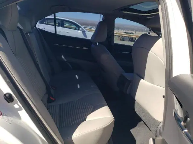 2019 TOYOTA CAMRY SE  