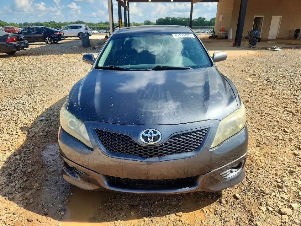 2011 TOYOTA CAMRY SE  
