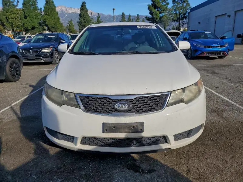 2013 KIA FORTE LX  