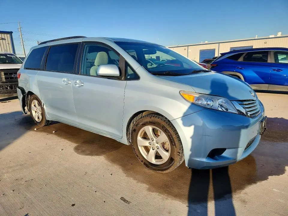 2015 TOYOTA SIENNA LE  