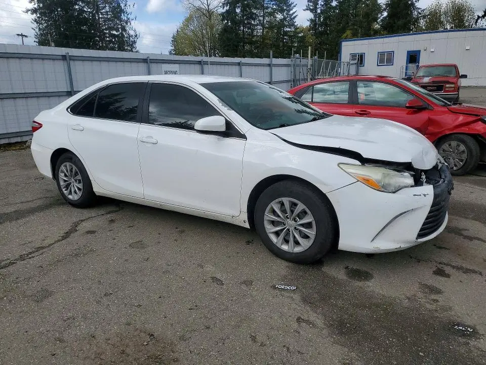 2015 TOYOTA CAMRY LE  