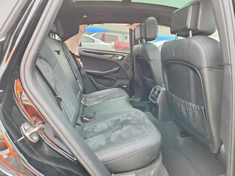 2021 PORSCHE MACAN   