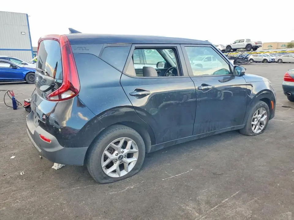 2021 KIA SOUL LX  