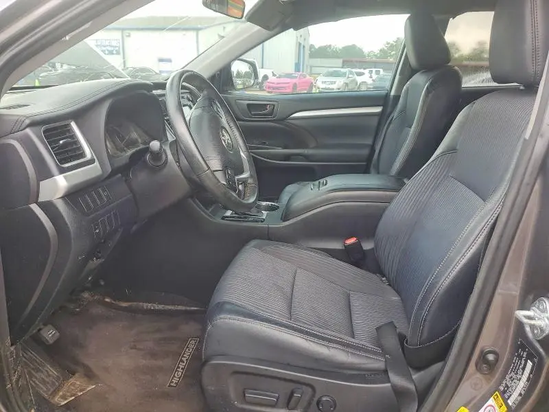 2015 TOYOTA HIGHLANDER LE PLUS  