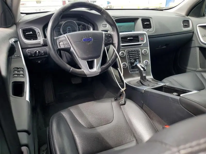 2016 VOLVO V60 T5 PREMIER  