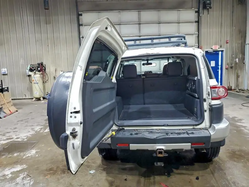2012 TOYOTA FJ CRUISER   