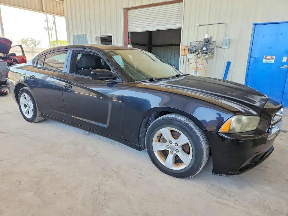 2012 DODGE CHARGER SE  