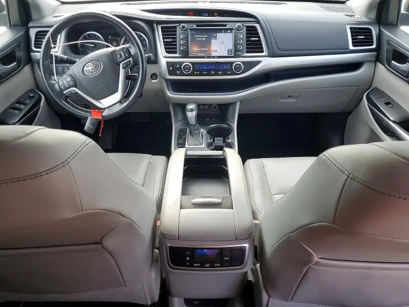 2017 TOYOTA HIGHLANDER XLE  
