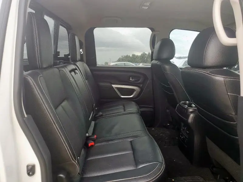 2017 NISSAN TITAN SV  