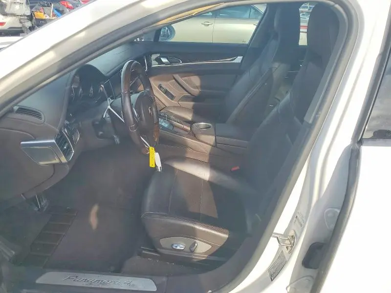 2011 PORSCHE PANAMERA 2  