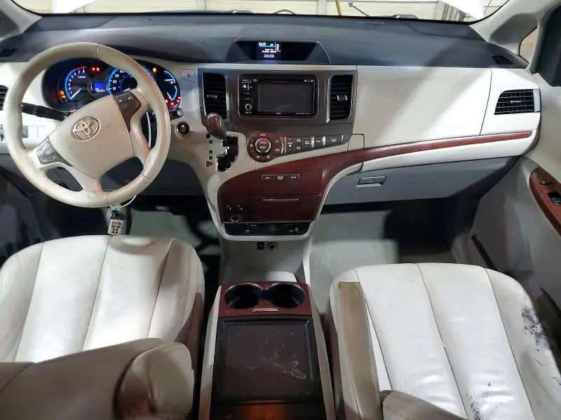 2013 TOYOTA SIENNA XLE 7-PASSENGER  
