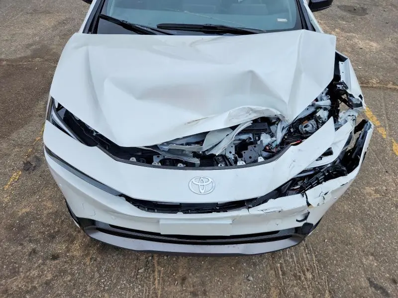 2025 TOYOTA PRIUS XLE  