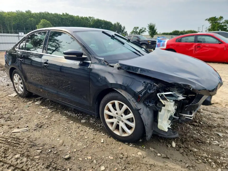 2013 VOLKSWAGEN JETTA SE  