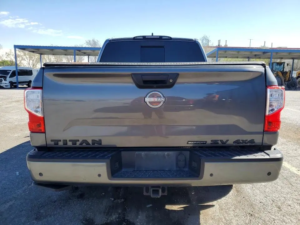 2023 NISSAN TITAN SV  