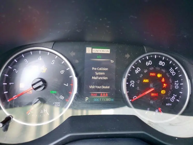 2020 TOYOTA RAV4 XLE  