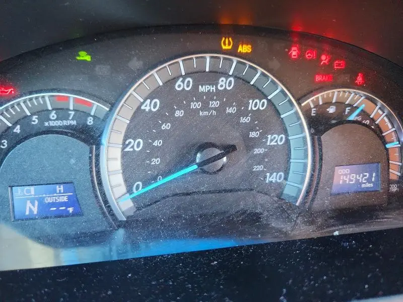 2012 TOYOTA CAMRY SE V6  