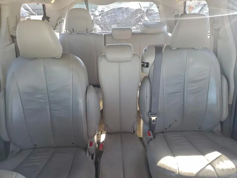 2011 TOYOTA SIENNA XLE  