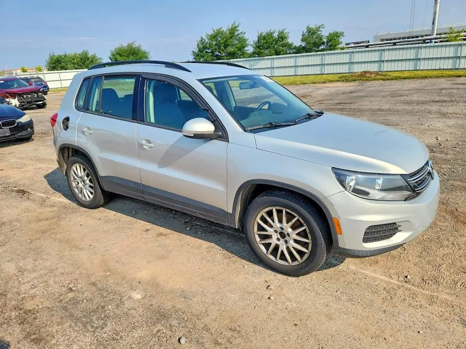 2015 VOLKSWAGEN TIGUAN S  