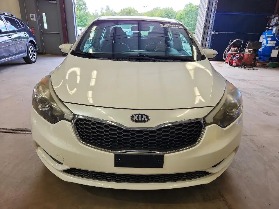 2015 KIA FORTE LX  
