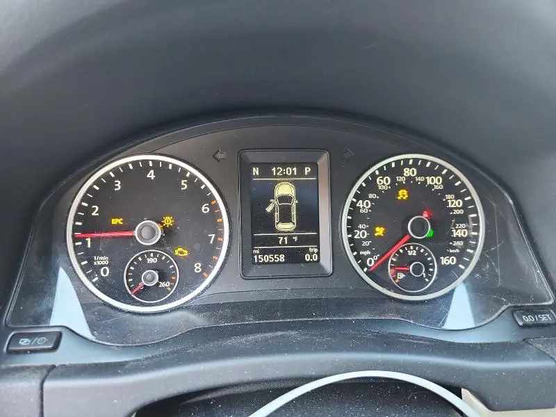 2014 VOLKSWAGEN TIGUAN S  