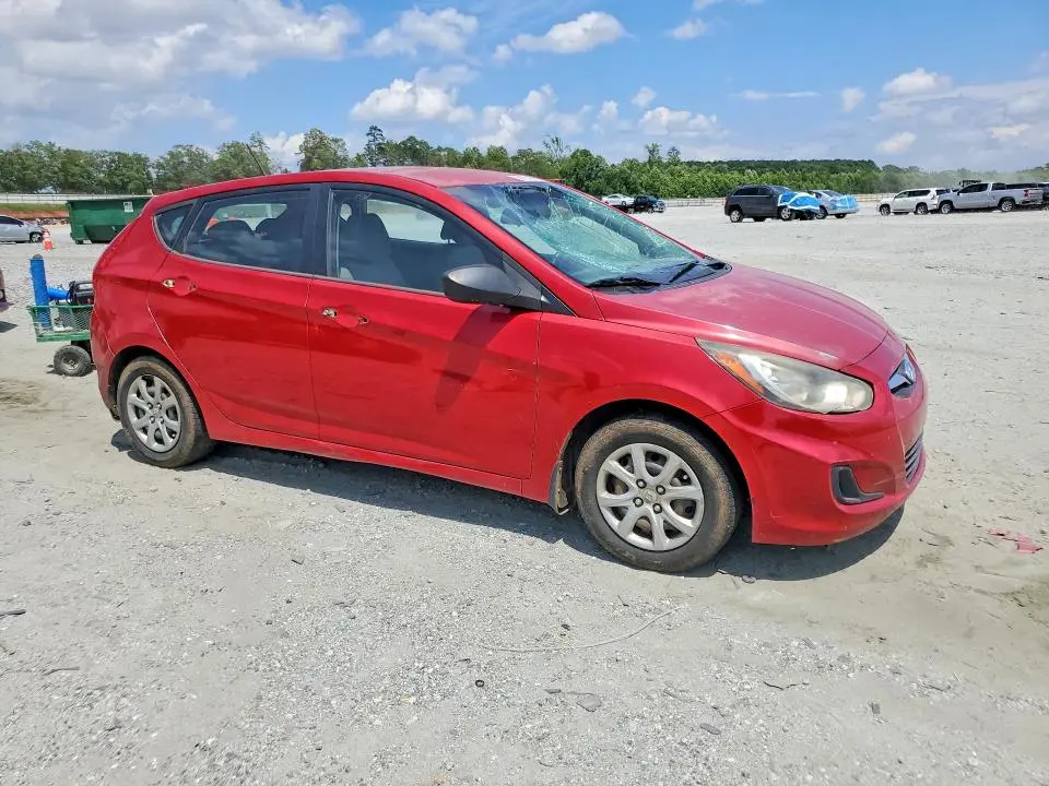 2012 HYUNDAI ACCENT GS  
