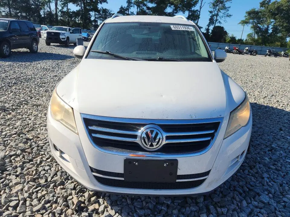 2011 VOLKSWAGEN TIGUAN S  