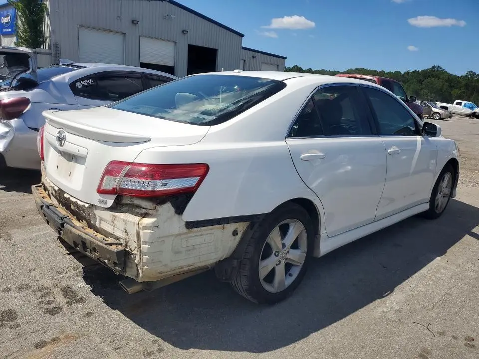 2010 TOYOTA CAMRY SE V6  