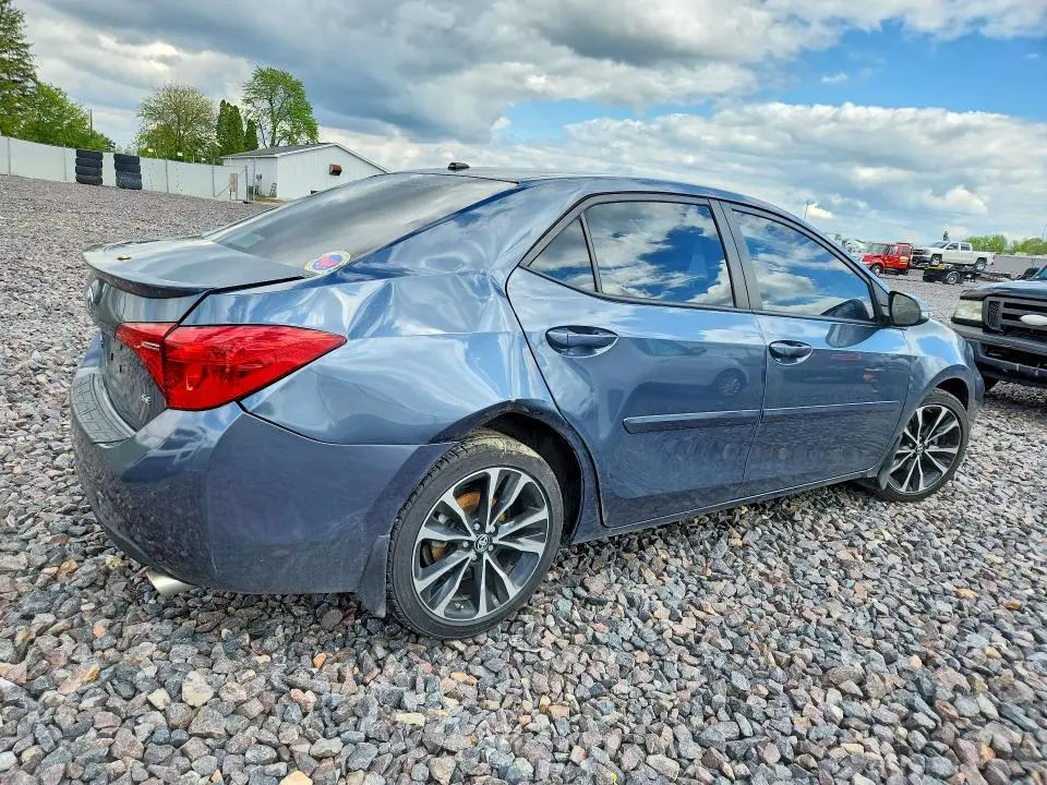 2017 TOYOTA COROLLA SE  