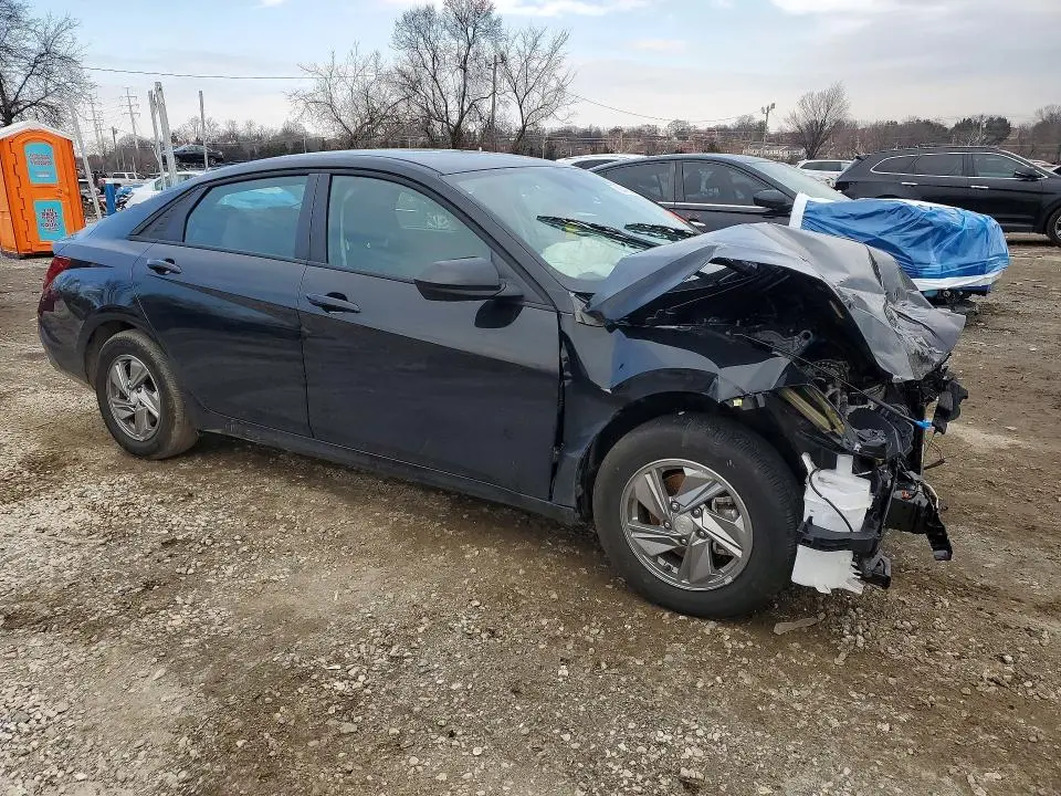 2025 HYUNDAI ELANTRA SE  