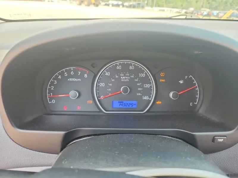 2010 HYUNDAI ELANTRA BLUE  