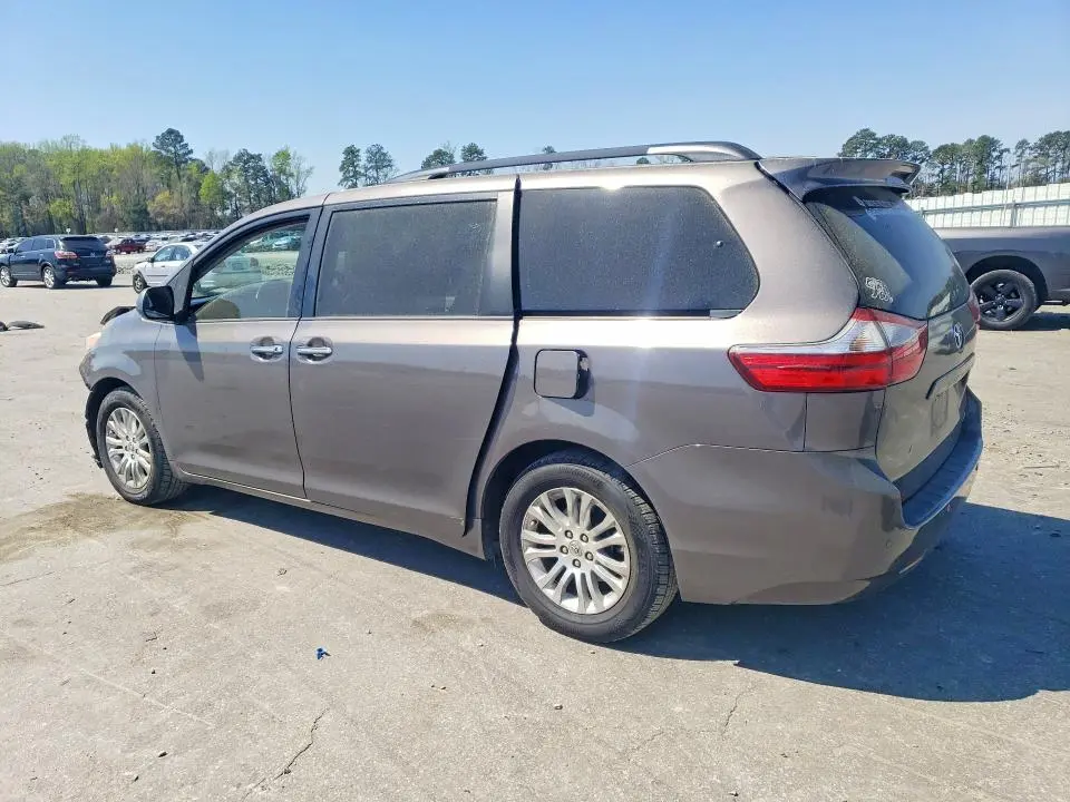 2015 TOYOTA SIENNA XLE 8-PASSENGER  