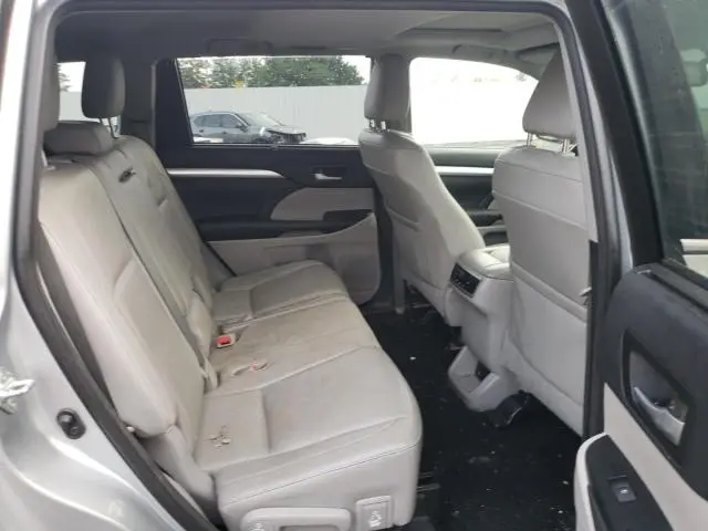 2015 TOYOTA HIGHLANDER XLE  