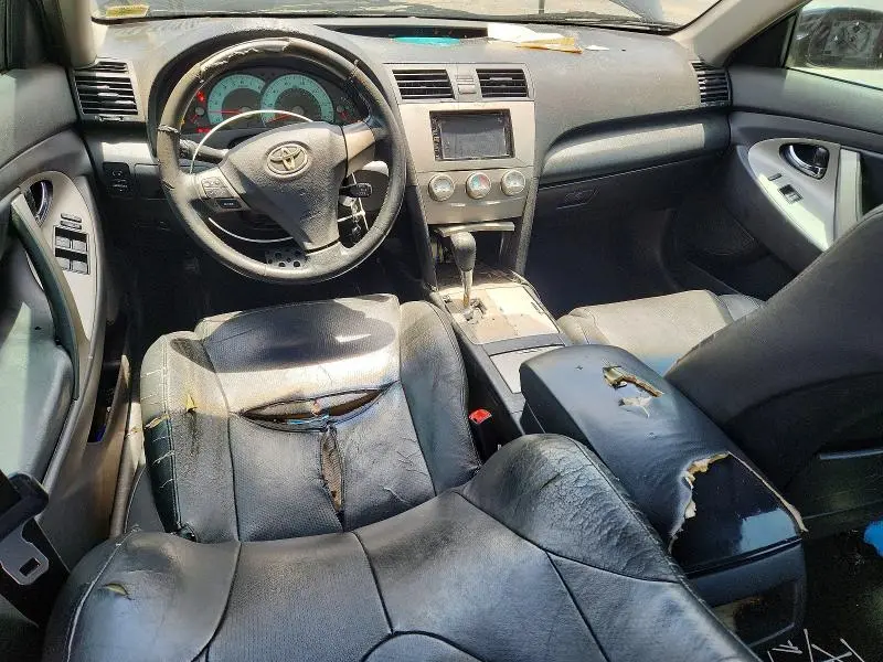 2010 TOYOTA CAMRY SE  
