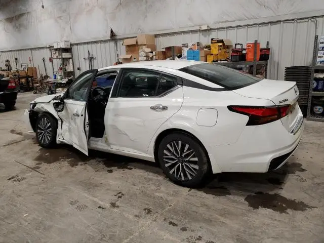 2023 NISSAN ALTIMA SV  