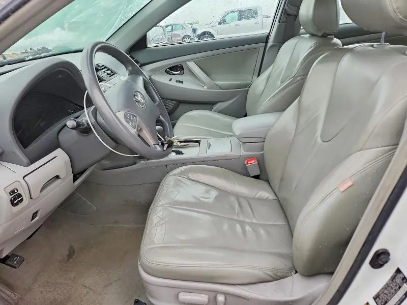 2010 TOYOTA CAMRY LE  