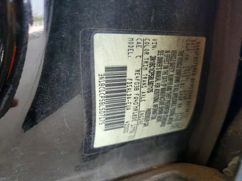 2011 NISSAN VERSA 1.8 S  