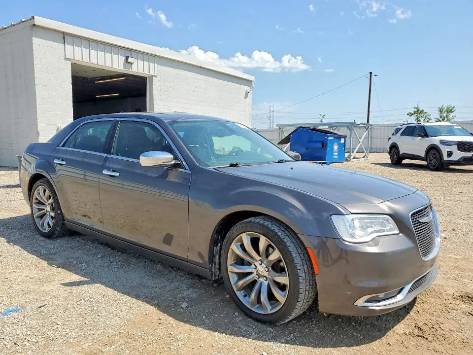 2019 CHRYSLER 300 LIMITED  