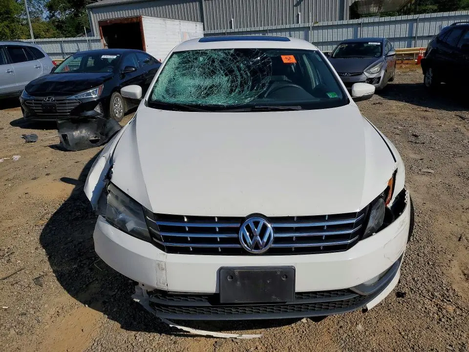 2013 VOLKSWAGEN PASSAT SEL  