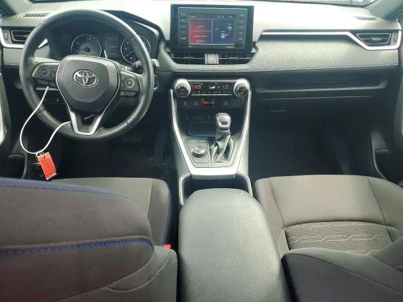 2022 TOYOTA RAV4 SE  