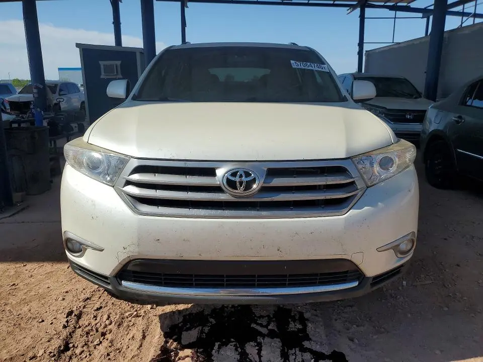 2013 TOYOTA HIGHLANDER PLUS  
