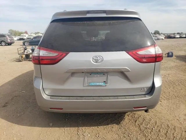 2015 TOYOTA SIENNA LE