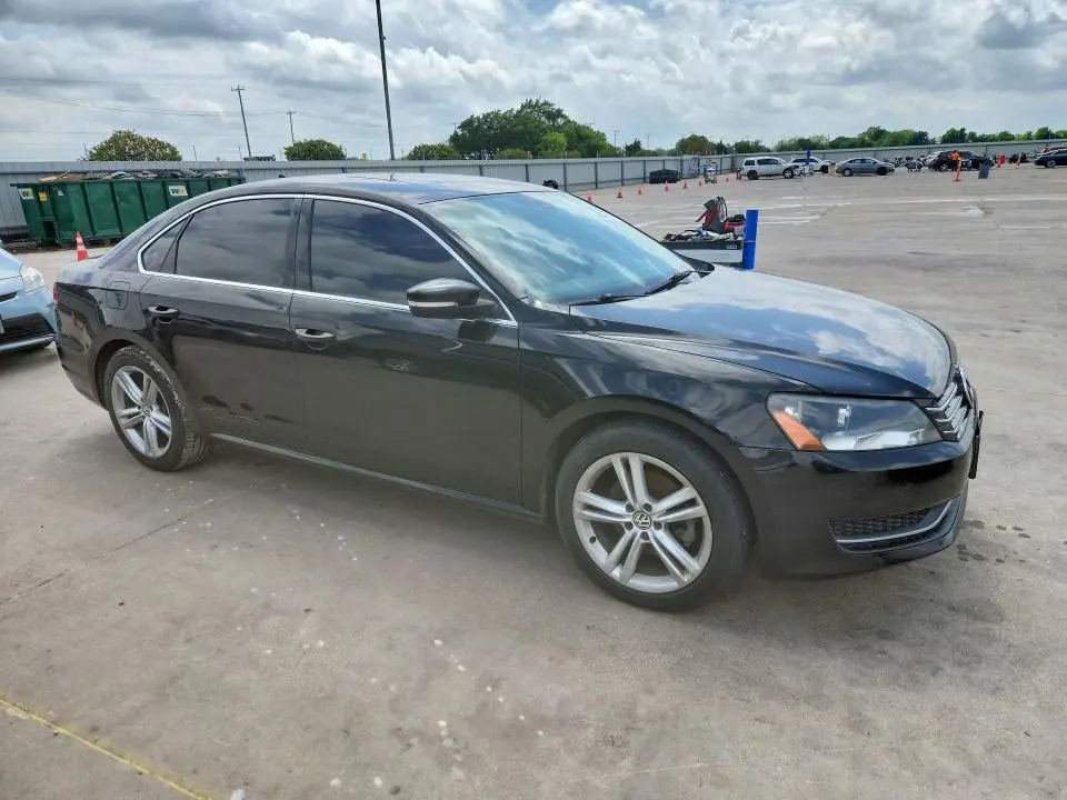 2014 VOLKSWAGEN PASSAT SE  
