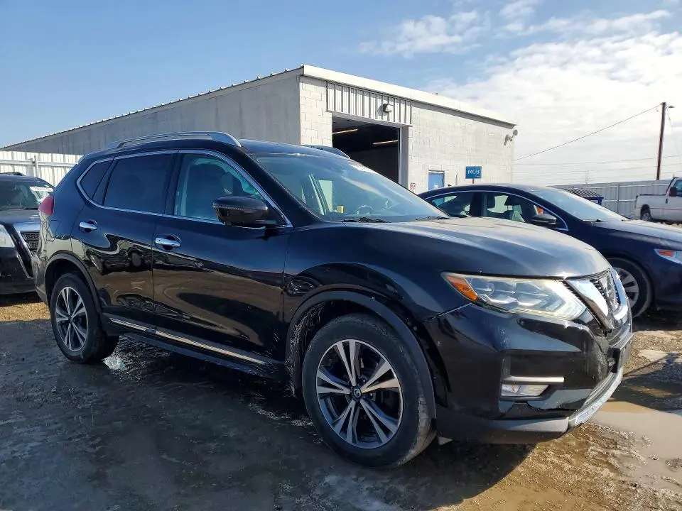 2017 NISSAN ROGUE SL  