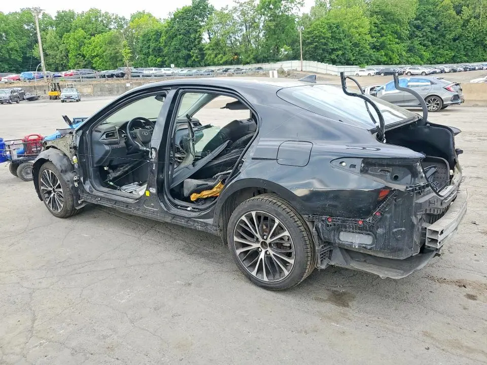 2019 TOYOTA CAMRY SE  