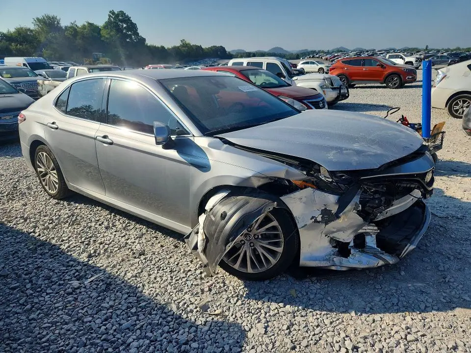 2019 TOYOTA CAMRY XLE  